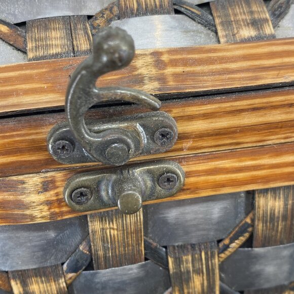 VINTAGE SMALL WOODEN TRUNK -- Woven Panels, Wood/Metal, Hook Latch, Metal Handle - Picture 4 of 9